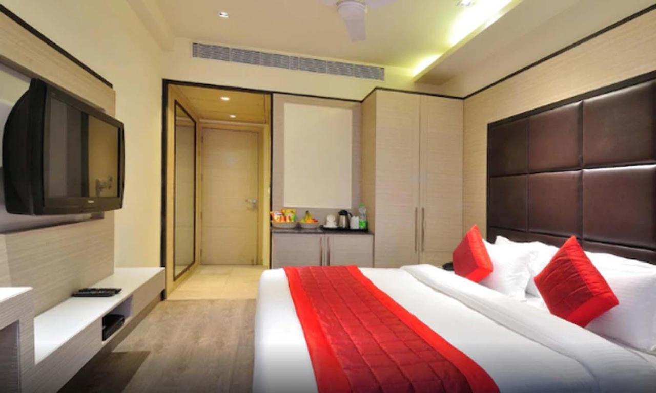 Hotel Royal Grand - Opposite Axis Bank East Patel Nagar New Delhi Exterior photo